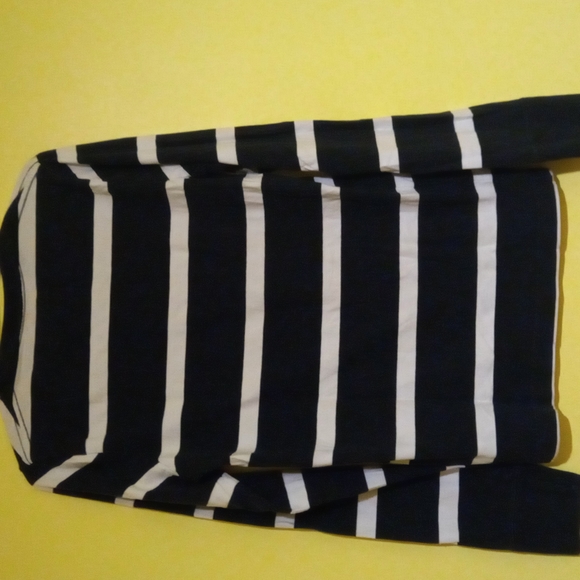 Hollister longsleeves - Picture 2 of 3